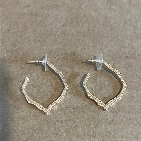 Kendra Scott Jewelry - Kendra Scott Rose Gold Hoop Earrings